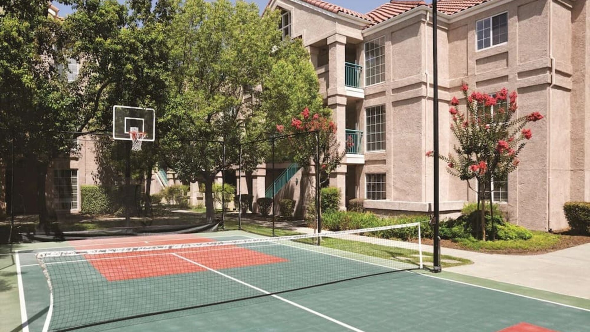 Tennis court at Hyatt House Pleasanton.
