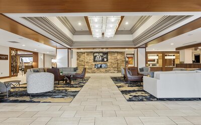 DoubleTree by Hilton Pittsburgh - Green Tree