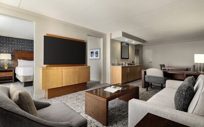 DoubleTree by Hilton Pittsburgh - Green Tree