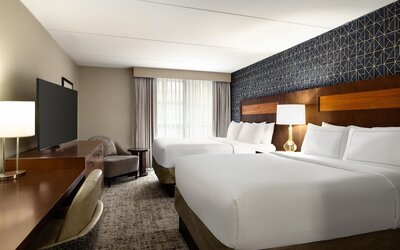 Room, 1 King Bed, Accessible (Roll-in Shower)