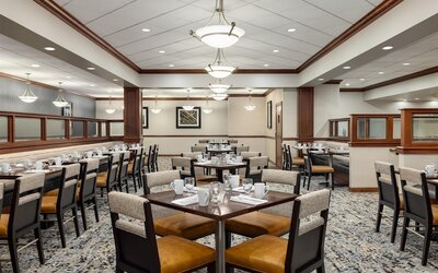 DoubleTree by Hilton Pittsburgh - Green Tree