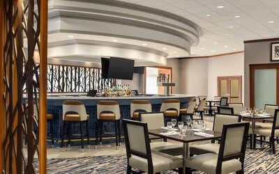 DoubleTree by Hilton Pittsburgh - Green Tree