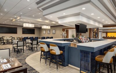 DoubleTree by Hilton Pittsburgh - Green Tree
