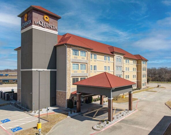 La Quinta Inn & Suites by Wyndham Allen at The Village