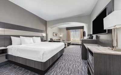 La Quinta Inn & Suites by Wyndham Allen at The Village