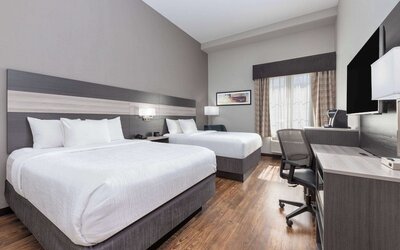 La Quinta Inn & Suites by Wyndham Allen at The Village