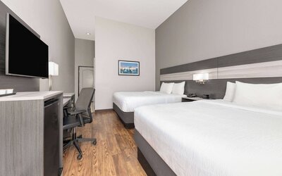 La Quinta Inn & Suites by Wyndham Allen at The Village