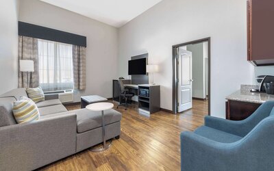 La Quinta Inn & Suites by Wyndham Allen at The Village