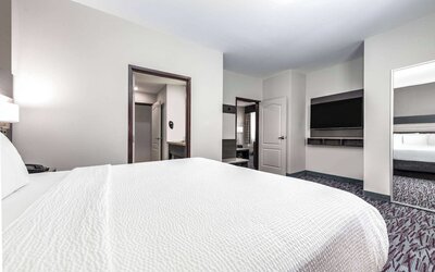 La Quinta Inn & Suites by Wyndham Allen at The Village