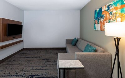 La Quinta Inn & Suites by Wyndham Dallas - Frisco Stadium