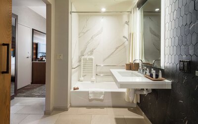 The Porter Portland, Curio Collection by Hilton