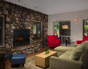 Country Inn & Suites by Radisson, Portland International Airport, OR