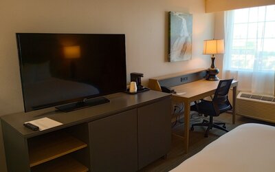 Country Inn & Suites by Radisson, Portland International Airport, OR