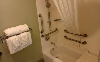 Country Inn & Suites by Radisson, Portland International Airport, OR
