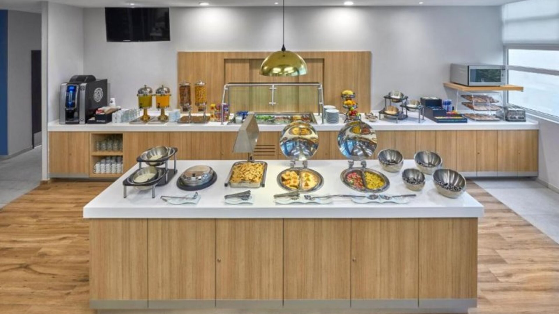 City Express Plus By Marriott Cancún Aeropuerto Riviera