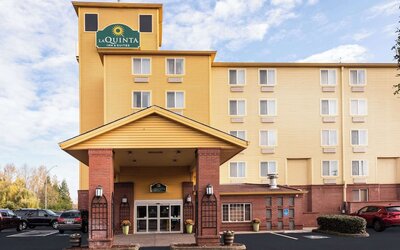 La Quinta Inn & Suites by Wyndham Portland Airport