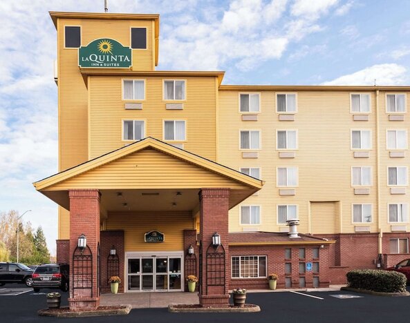 La Quinta Inn & Suites by Wyndham Portland Airport