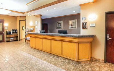 La Quinta Inn & Suites by Wyndham Portland Airport