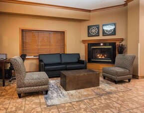 La Quinta Inn & Suites by Wyndham Portland Airport