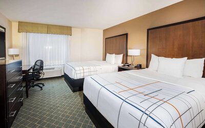 La Quinta Inn & Suites by Wyndham Portland Airport