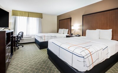 La Quinta Inn & Suites by Wyndham Portland Airport