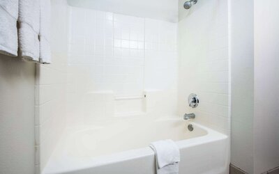 La Quinta Inn & Suites by Wyndham Portland Airport