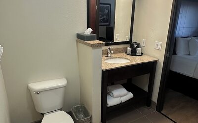 La Quinta Inn & Suites by Wyndham Portland Airport
