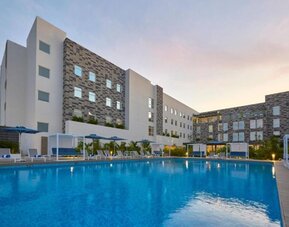 City Express Suites By Marriott Cancún Aeropuerto Riviera