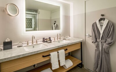 The Duniway Portland A Hilton Hotel