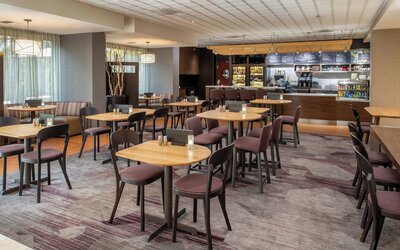 Courtyard by Marriott Portland Airport