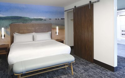 River's Edge Hotel Portland, Tapestry Collection by Hilton