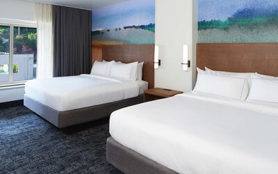 River's Edge Hotel Portland, Tapestry Collection by Hilton