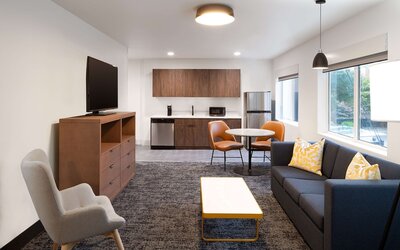 River's Edge Hotel Portland, Tapestry Collection by Hilton