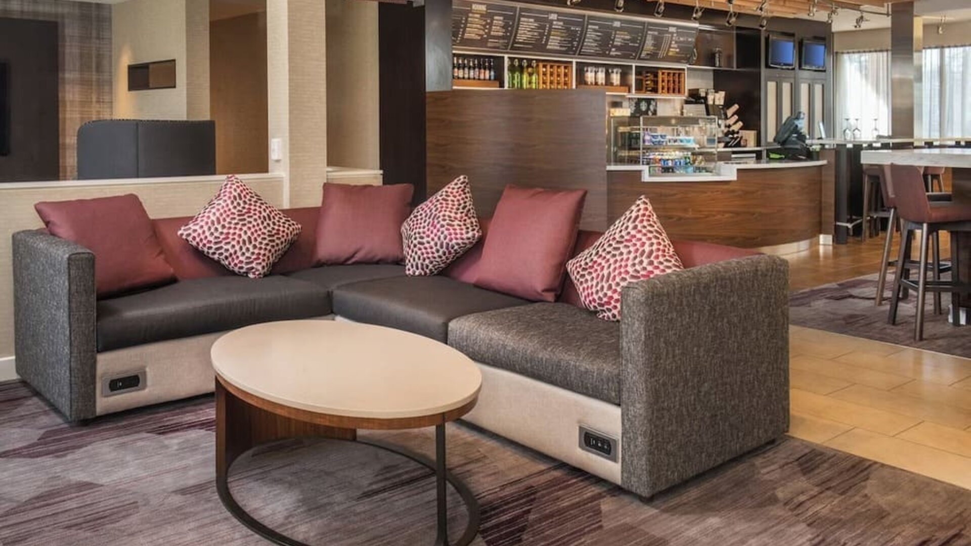 Lounge and coworking space at Courtyard Dulles Airport Chantilly.