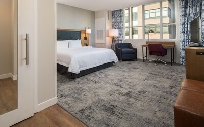 Hampton Inn & Suites Portland-Pearl District