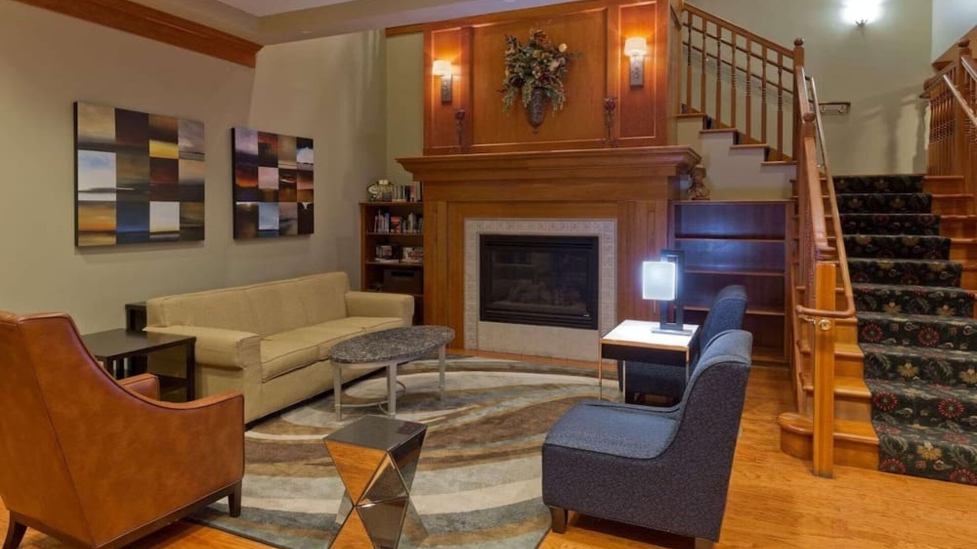 Lounge and lobby area at Country Inn & Suites By Radisson, BWI Airport.