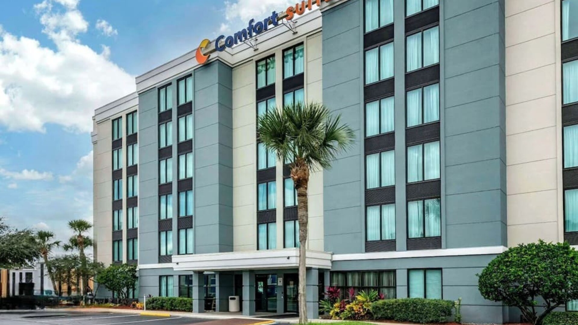 Parking available at Comfort Suites Baymeadows Near Butler Blvd.