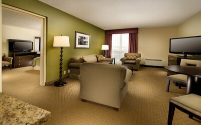 Holiday Inn Airport - Portland by IHG