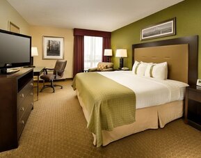 Holiday Inn Airport - Portland by IHG