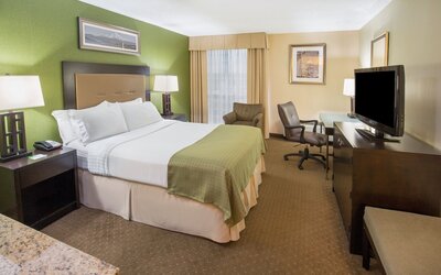 Holiday Inn Airport - Portland by IHG