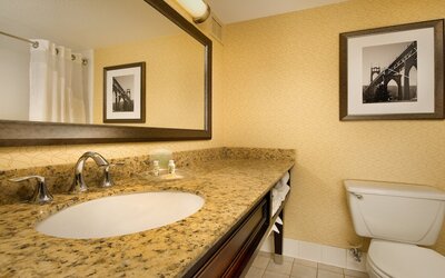 Holiday Inn Airport - Portland by IHG