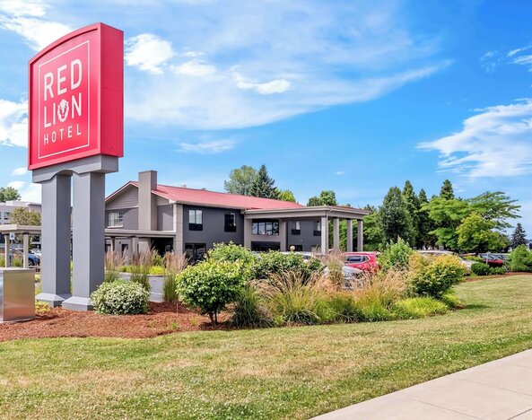 Red Lion Hotel Portland Airport