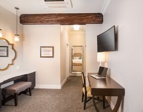Mark Spencer Hotel