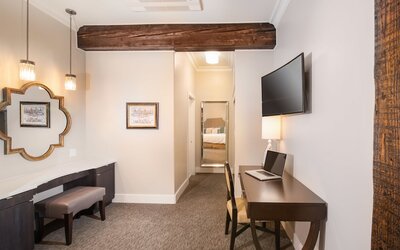 Mark Spencer Hotel