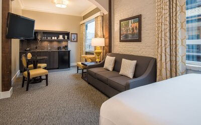 Mark Spencer Hotel