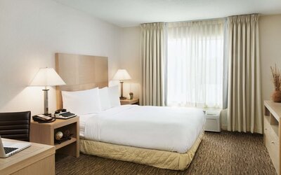 DoubleTree by Hilton Hotel Vancouver