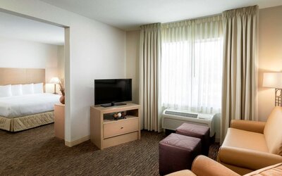 DoubleTree by Hilton Hotel Vancouver