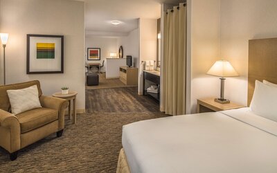 DoubleTree by Hilton Hotel Vancouver