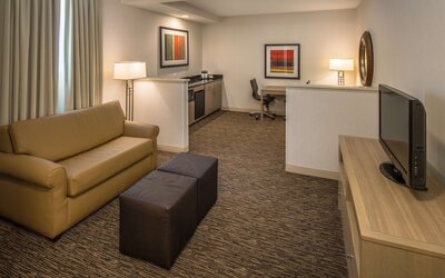 DoubleTree by Hilton Hotel Vancouver