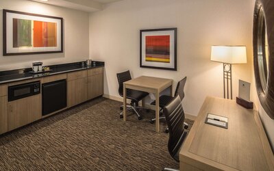 DoubleTree by Hilton Hotel Vancouver